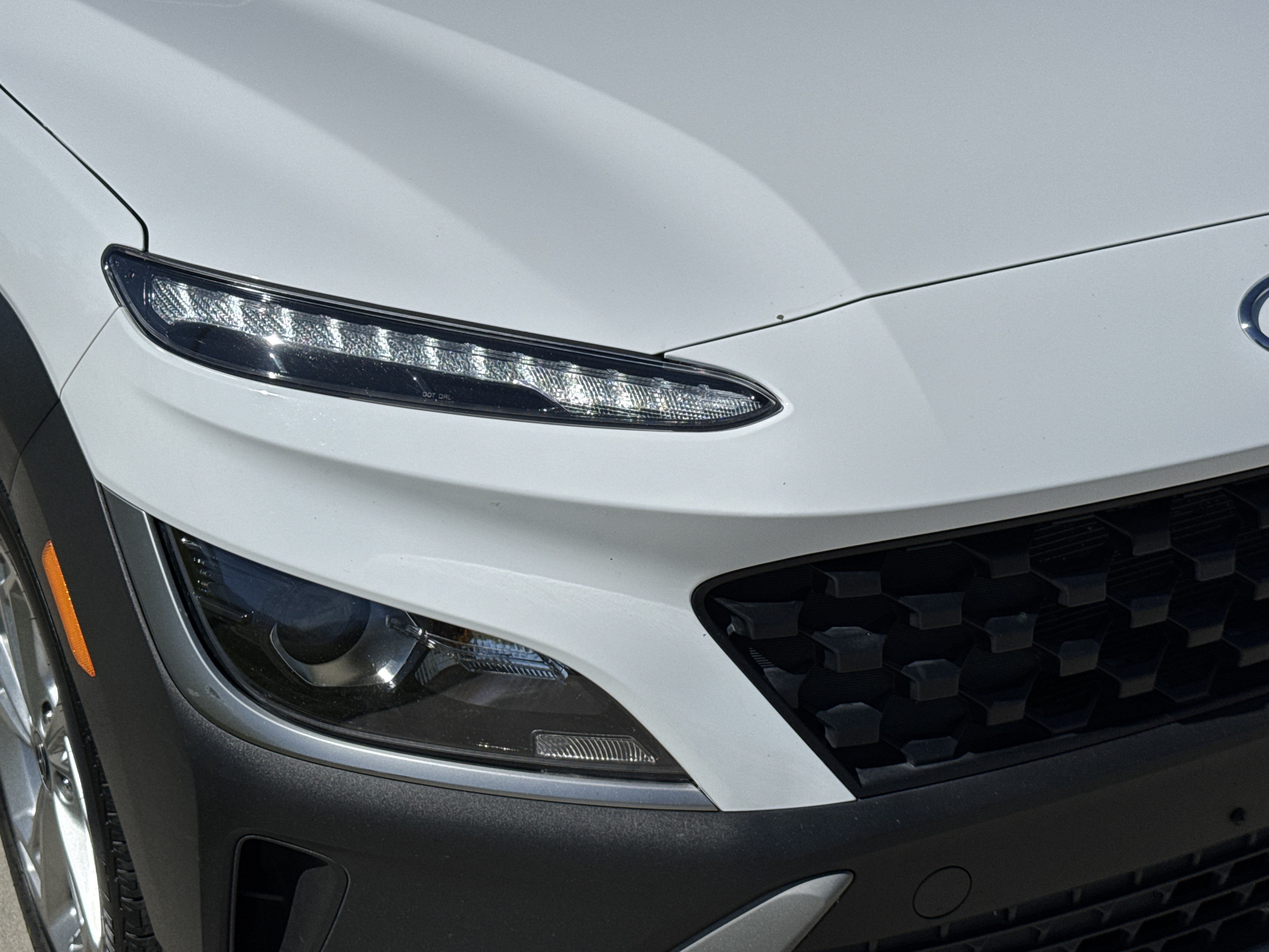 Used 2023 White Hyundai SEL image 10