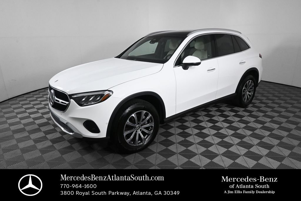 Certified Used 2023 White Mercedes-Benz GLC 300 image 1