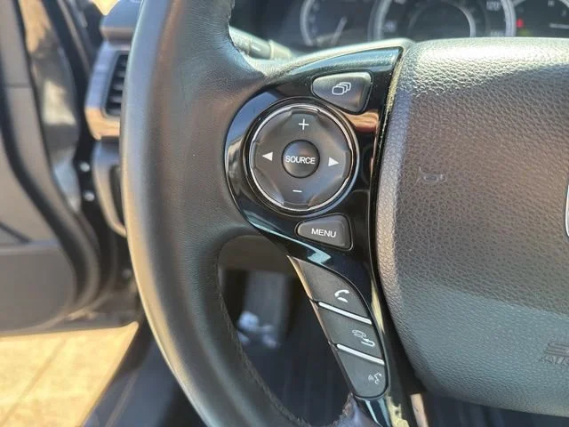 Used 2016 Black Honda EX-L image 17