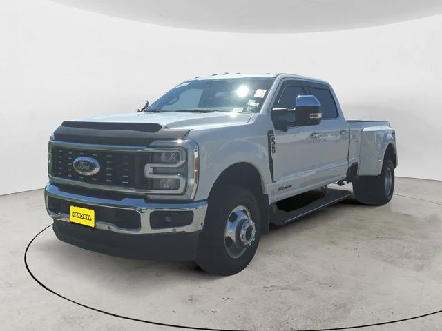 Certified Used 2025  Ford King Ranch image 1