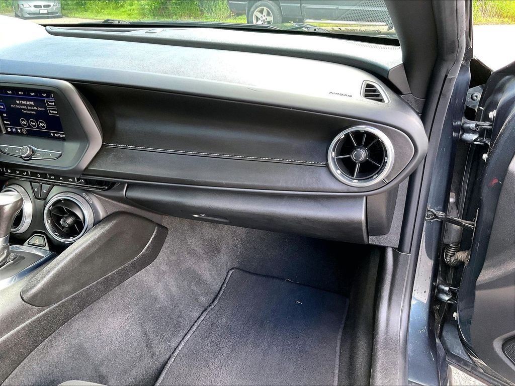 Used 2020 Gray Chevrolet 1LT image 12
