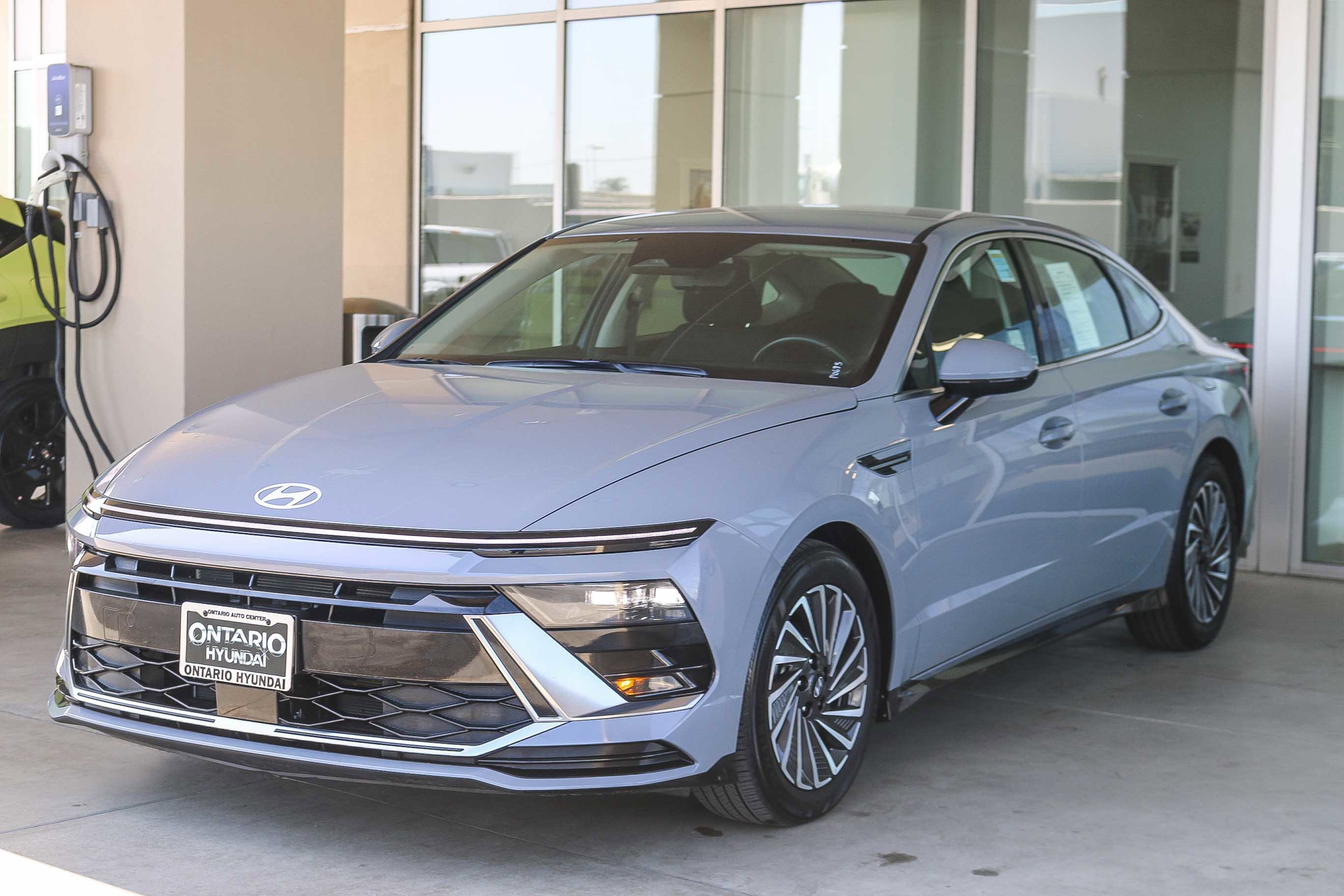 Certified Used 2025 Transmission Blue Hyundai SEL image 4