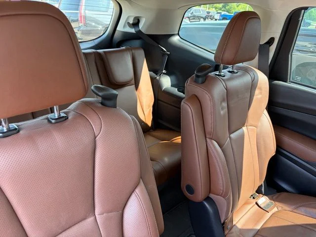 Used 2022 Crystal White Pearl Subaru Touring image 6