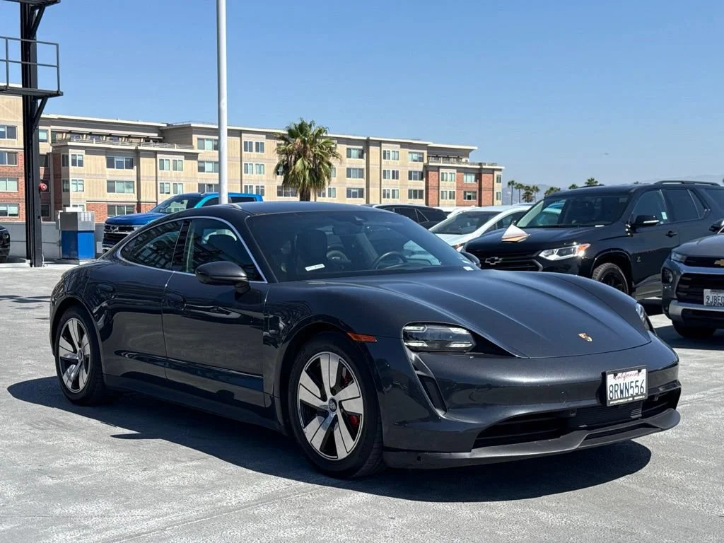 Used 2020  Porsche 4S image 3