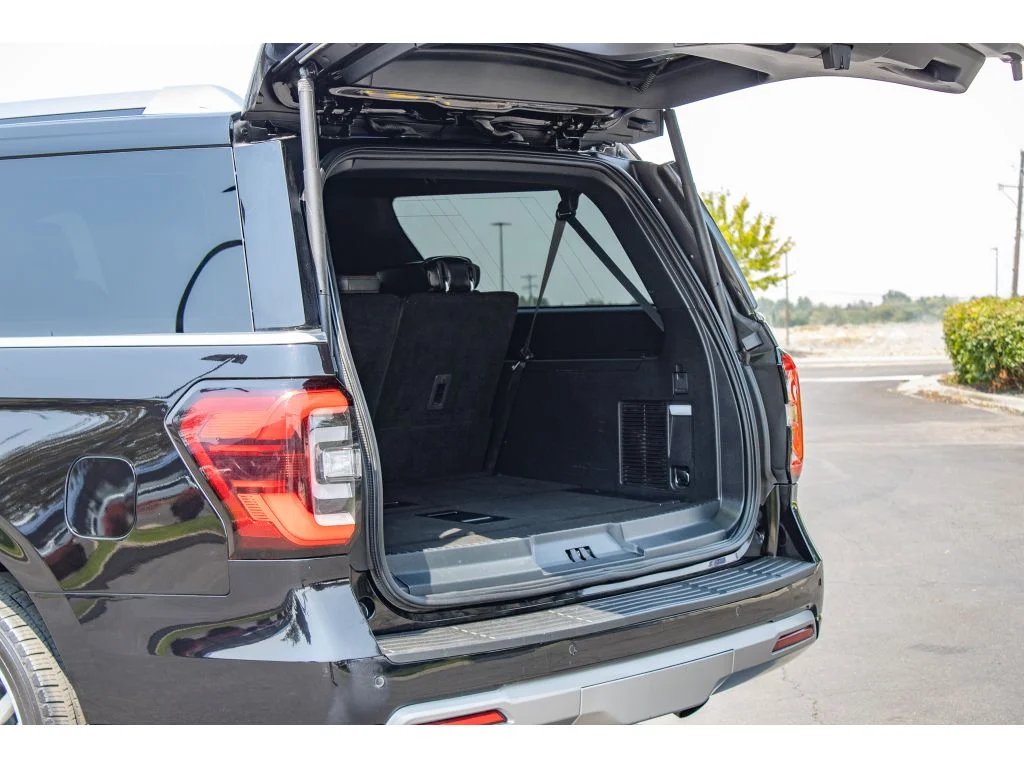 Used 2023 Agate Black Metallic Ford Platinum image 10