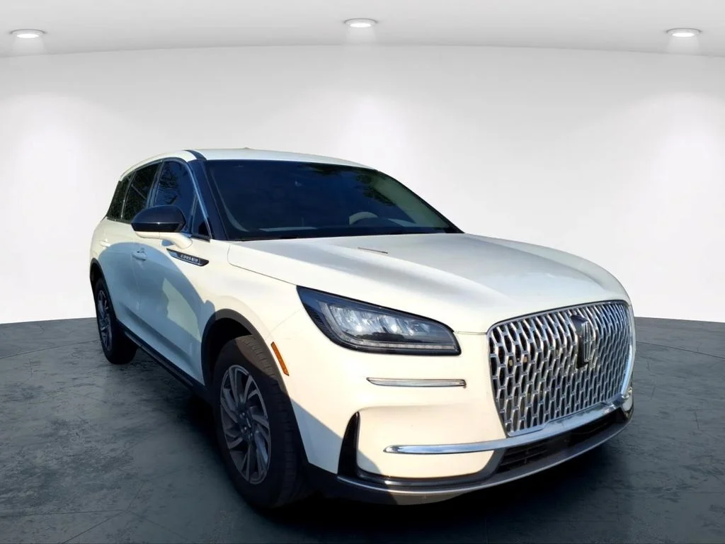Used 2023 White Lincoln Standard image 11