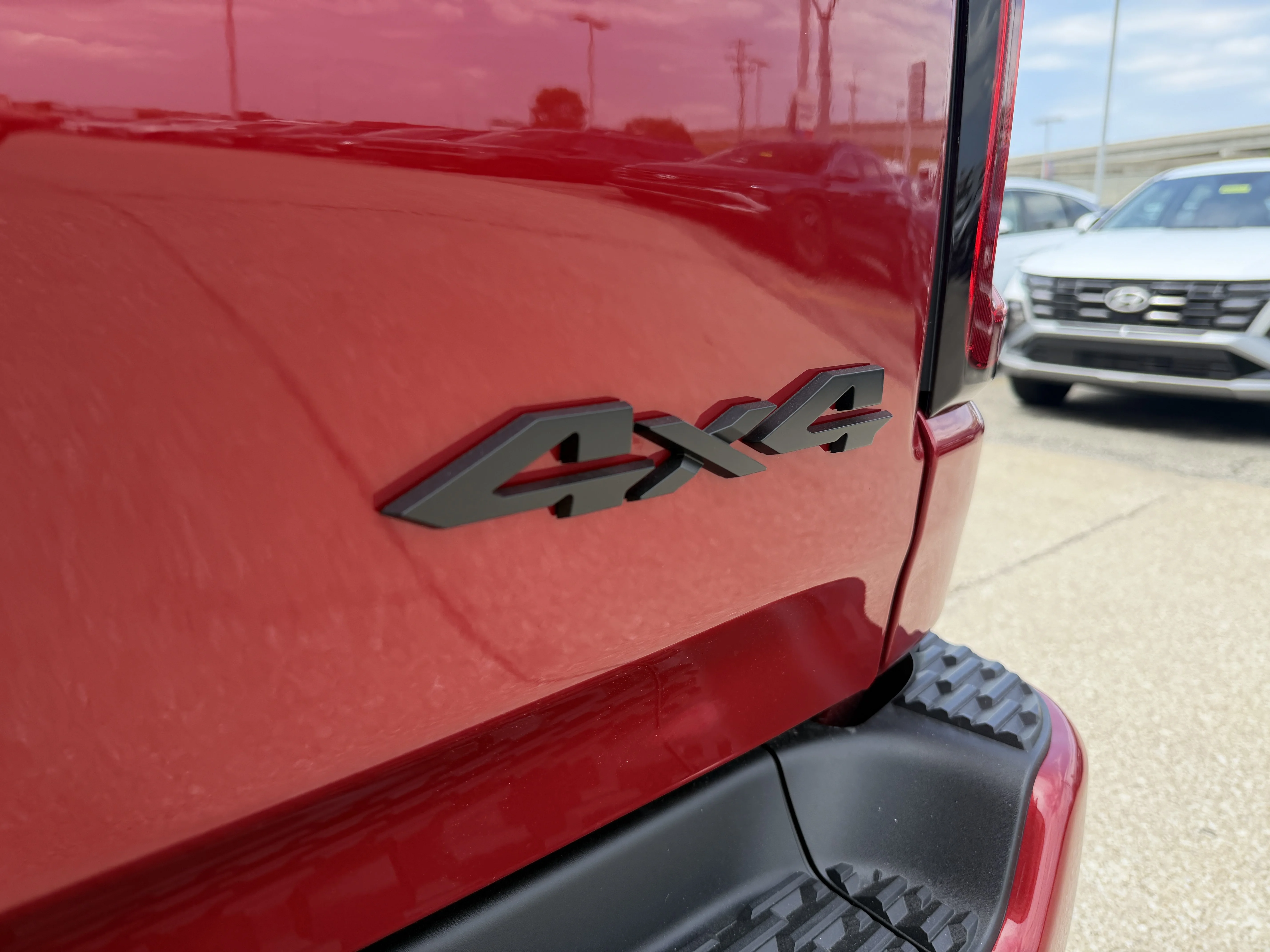 New 2026 Molten Red Pearl-Coat Exterior Paint RAM Laramie image 10