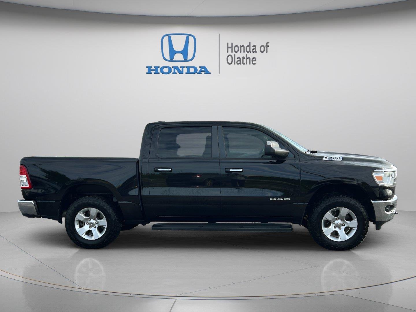 Used 2019 RAM Ram 1500 Pickup Big Horn/Lone Star with VIN 1C6SRFFT0KN637874 for sale in Kansas City