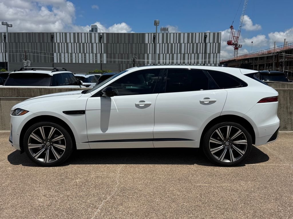 Used 2025 White Jaguar P400 R-Dynamic S image 5