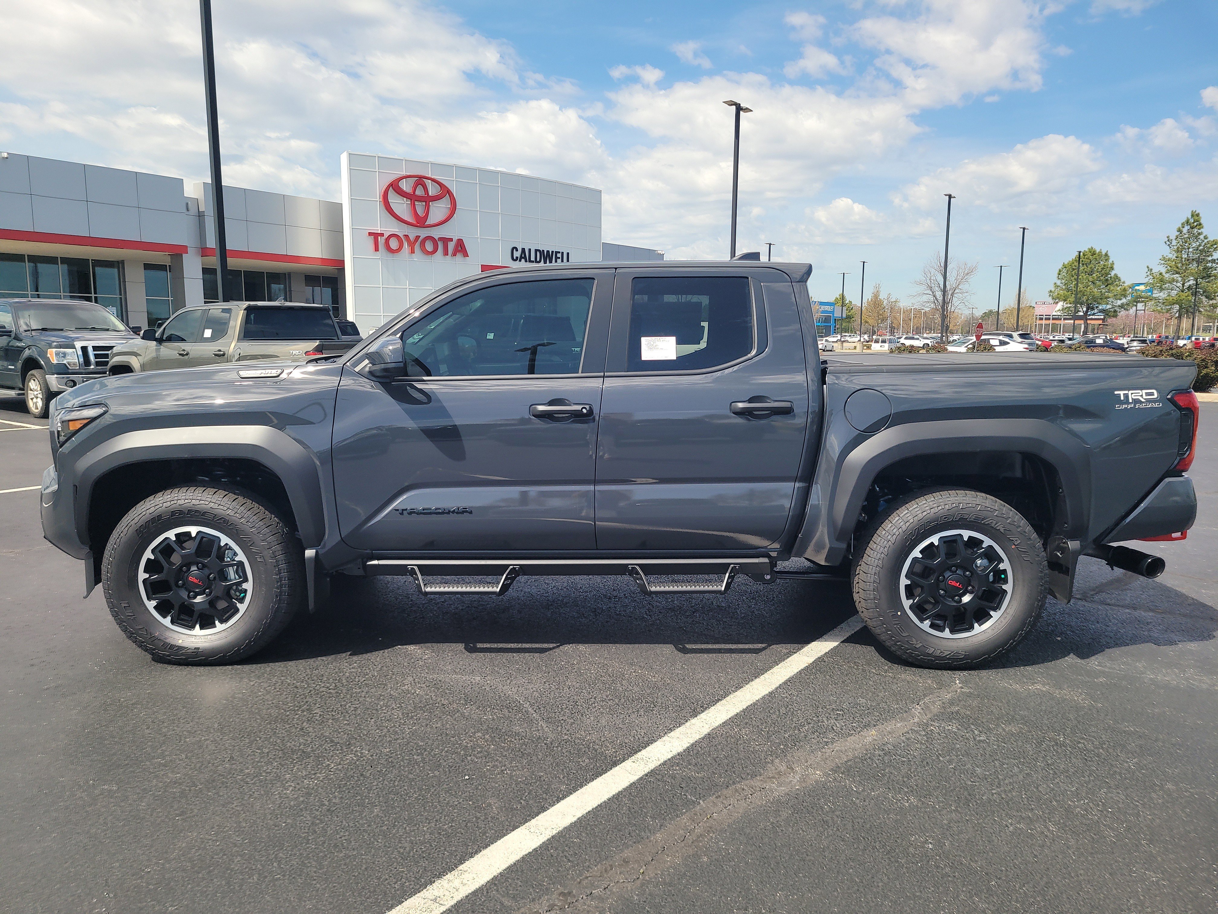 2026 Toyota Tacoma TRD Off Road - Photo 8
