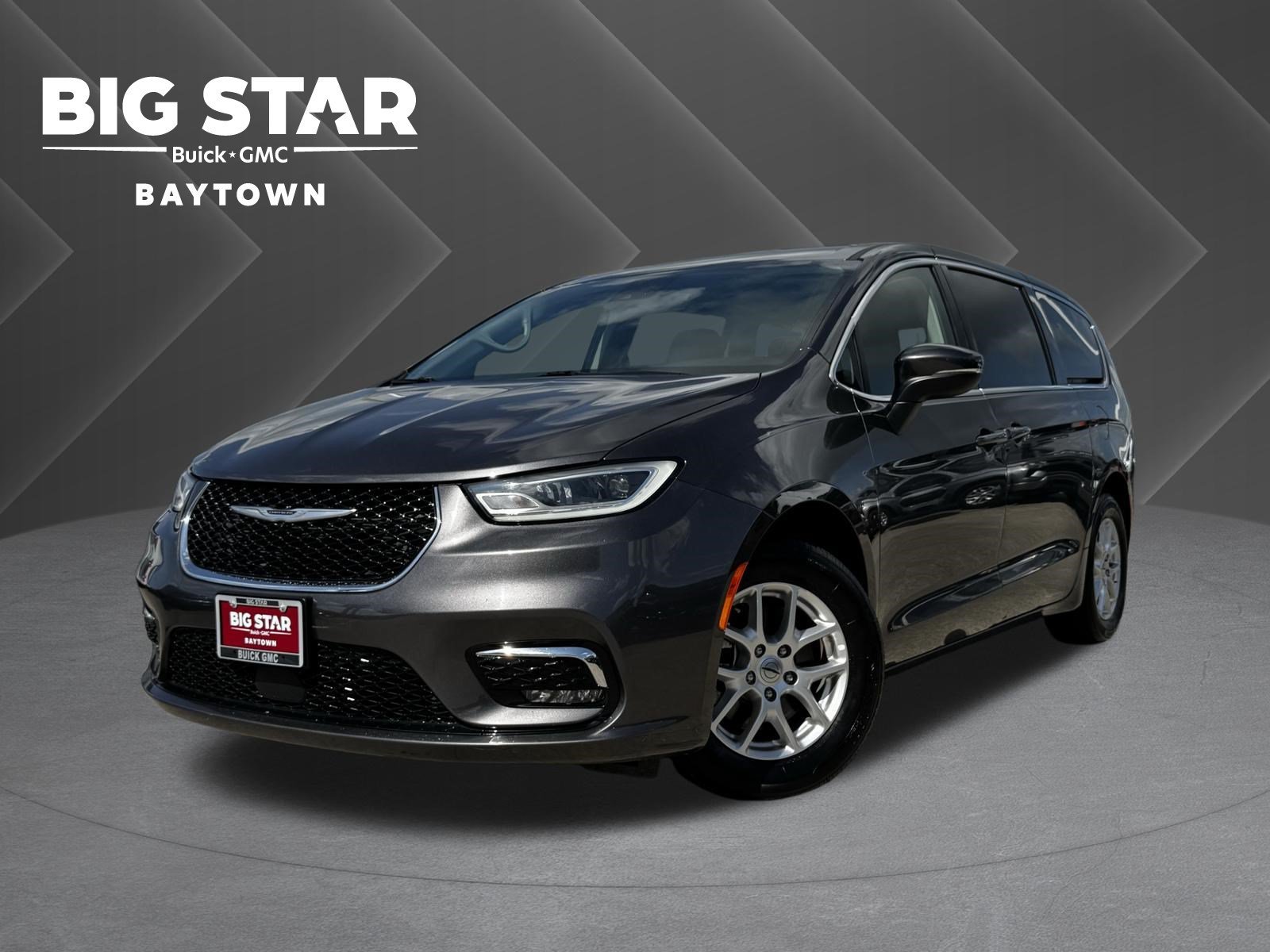 2023 Chrysler Pacifica Touring L's photo