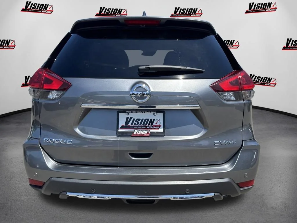 Used 2019 Gray Nissan SV image 7