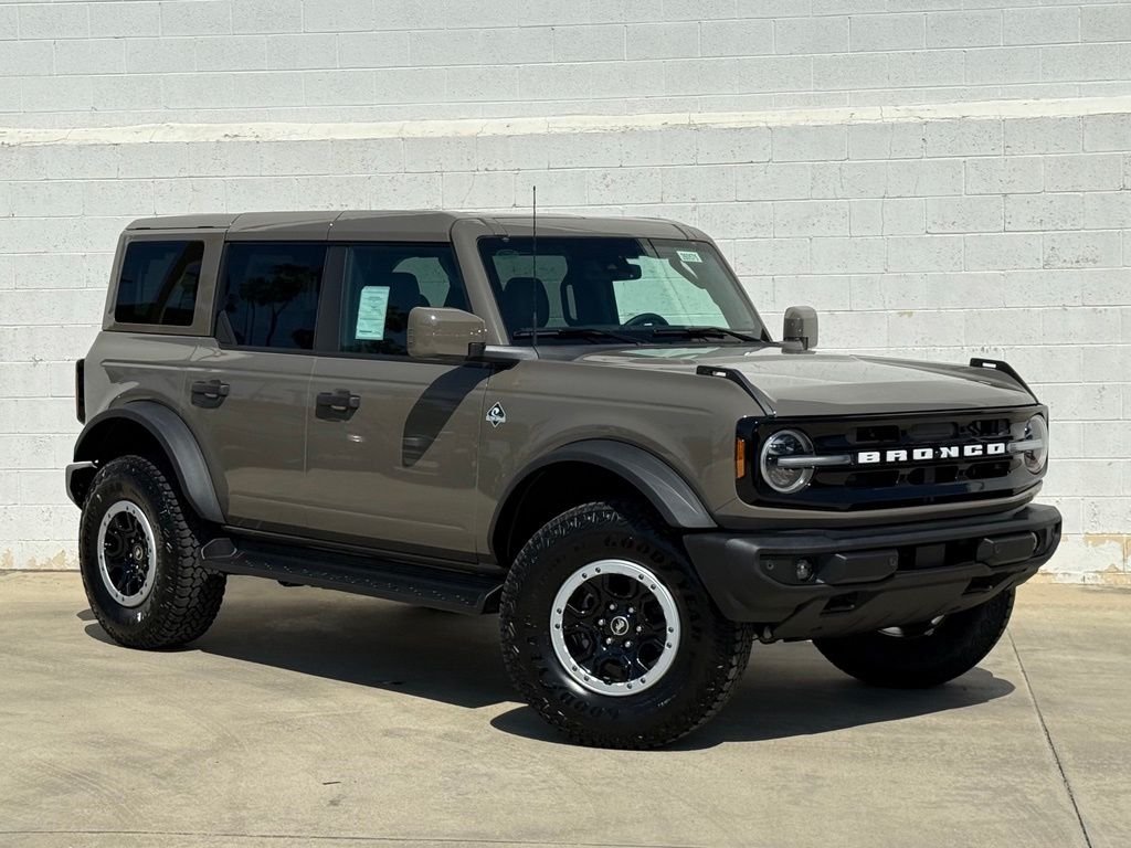 2026 Ford Bronco Outer Banks 4x4's photo