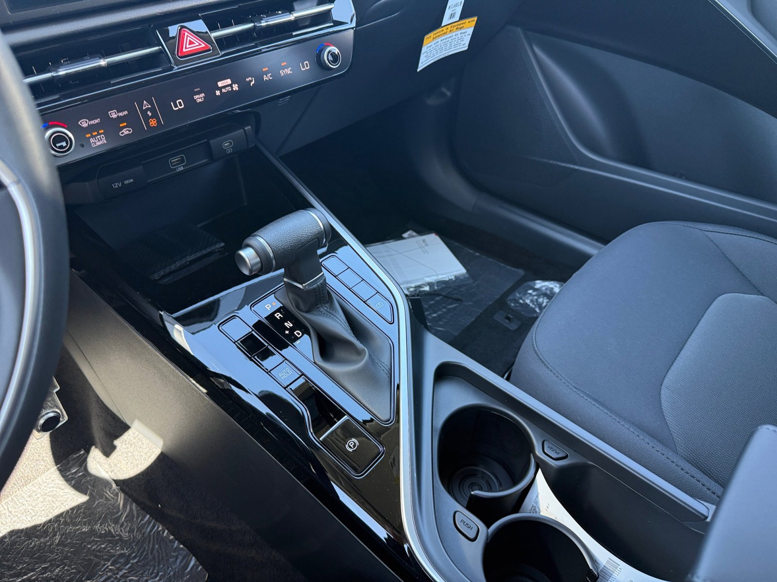 New 2026 Snow White Pearl Kia LX image 13