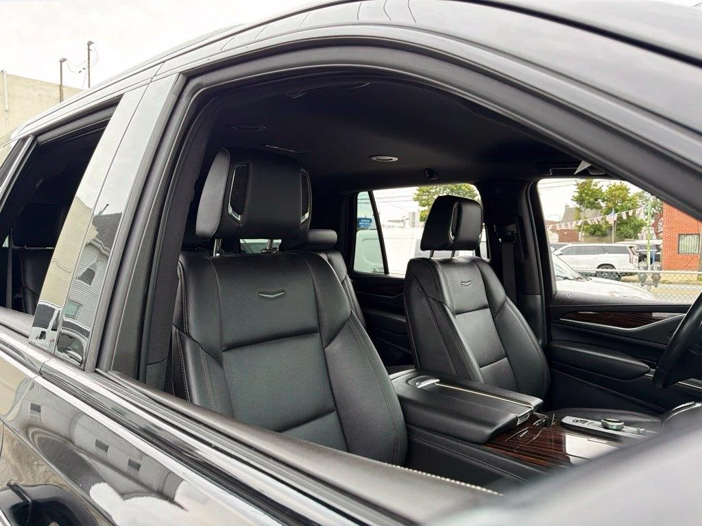2023 Cadillac Escalade Luxury - Photo 17