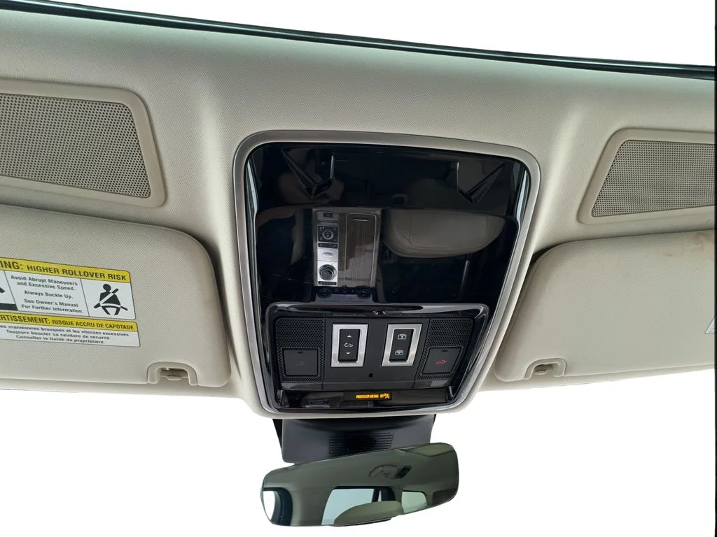 Used 2020 White Land Rover HSE image 43