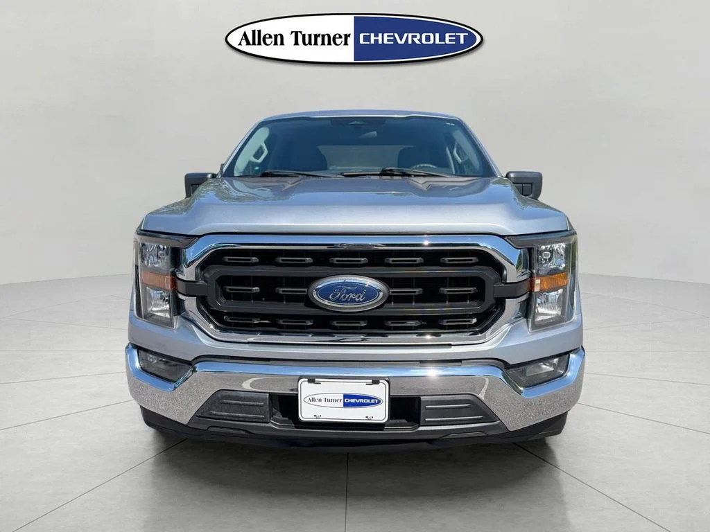Used 2023 Silver Ford XLT image 2