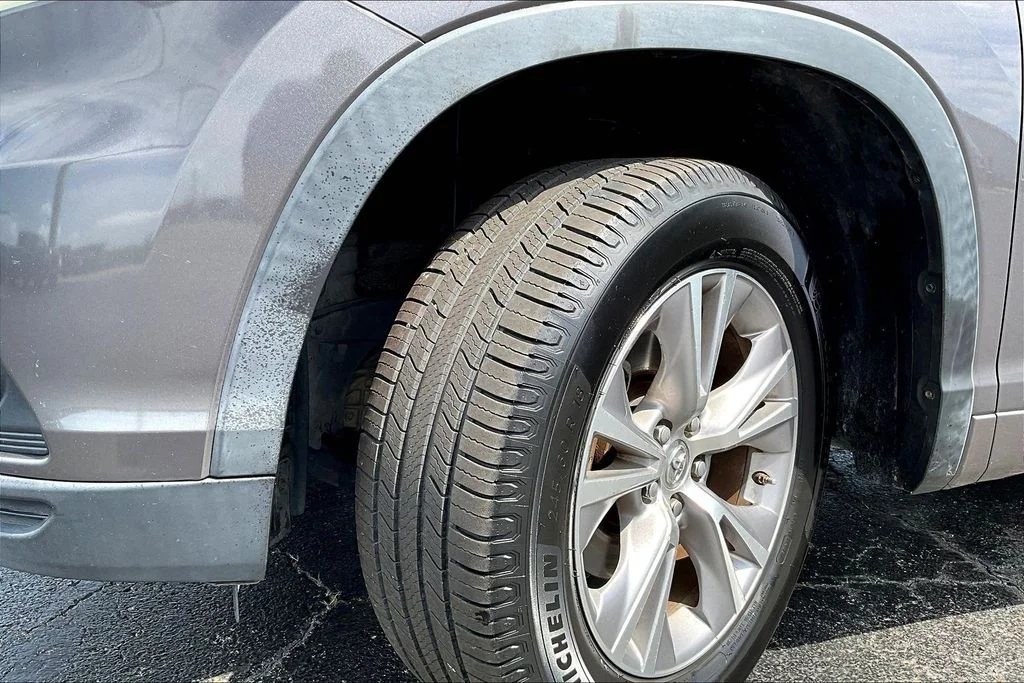 Used 2015 Predawn Gray Mica Toyota XLE V6 image 38