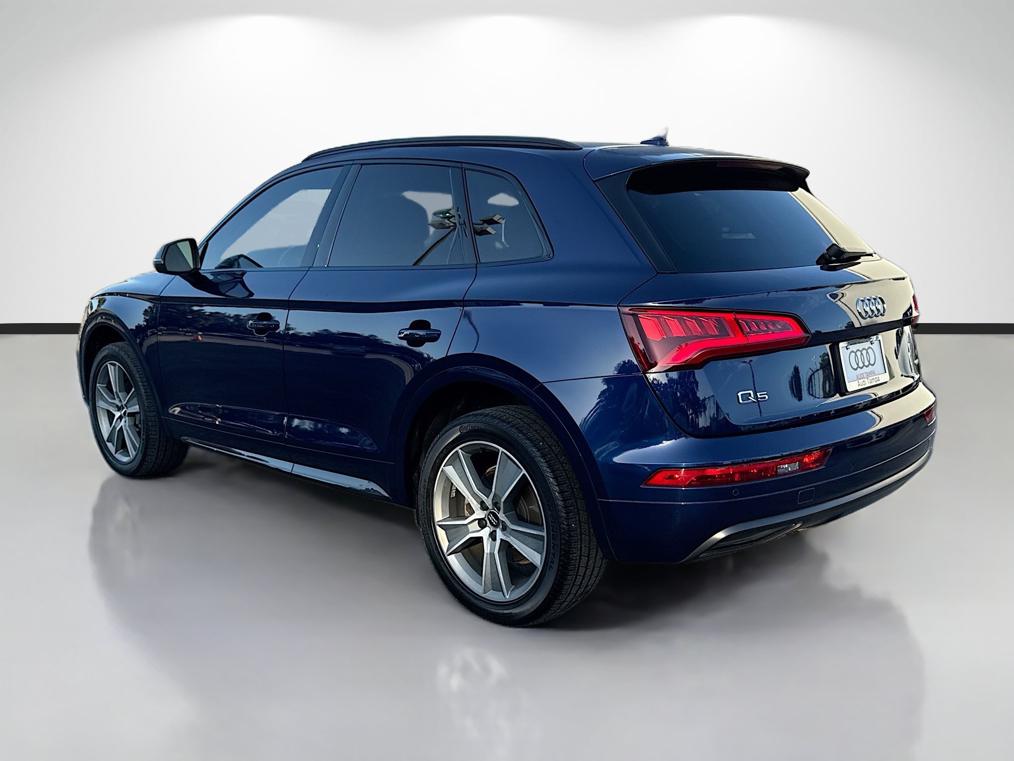 Used 2020 Navarra Blue Metallic Audi Premium Plus image 5