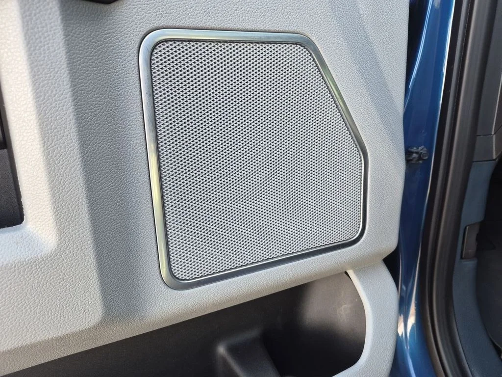 Used 2022 Blue Metallic Ford Limited image 11