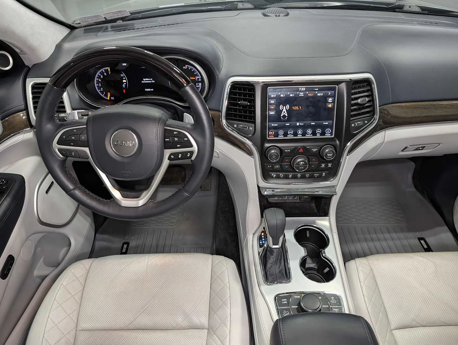 Used 2018 Granite Crystal Metallic Clearcoat Jeep Summit image 18