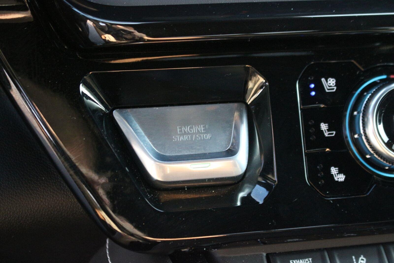 Used 2026 Onyx Black GMC AT4X image 28