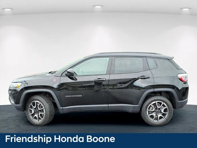 Used 2025 Black Jeep Trailhawk image 14