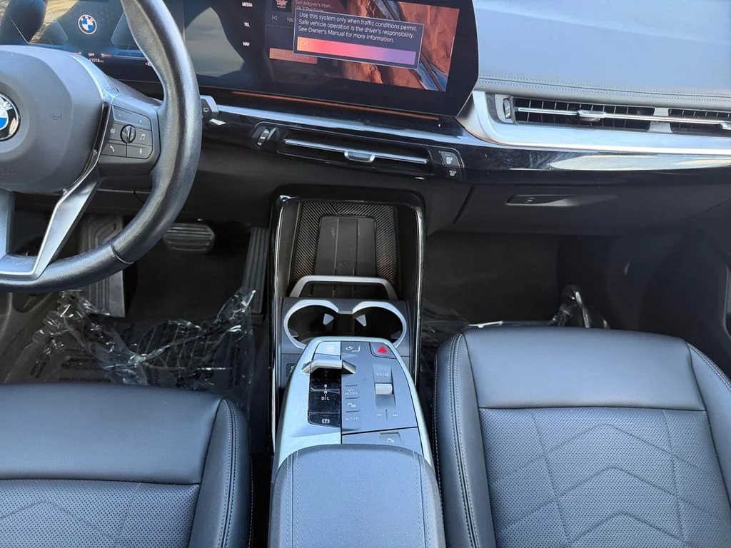 Used 2025 White BMW xDrive28i image 15