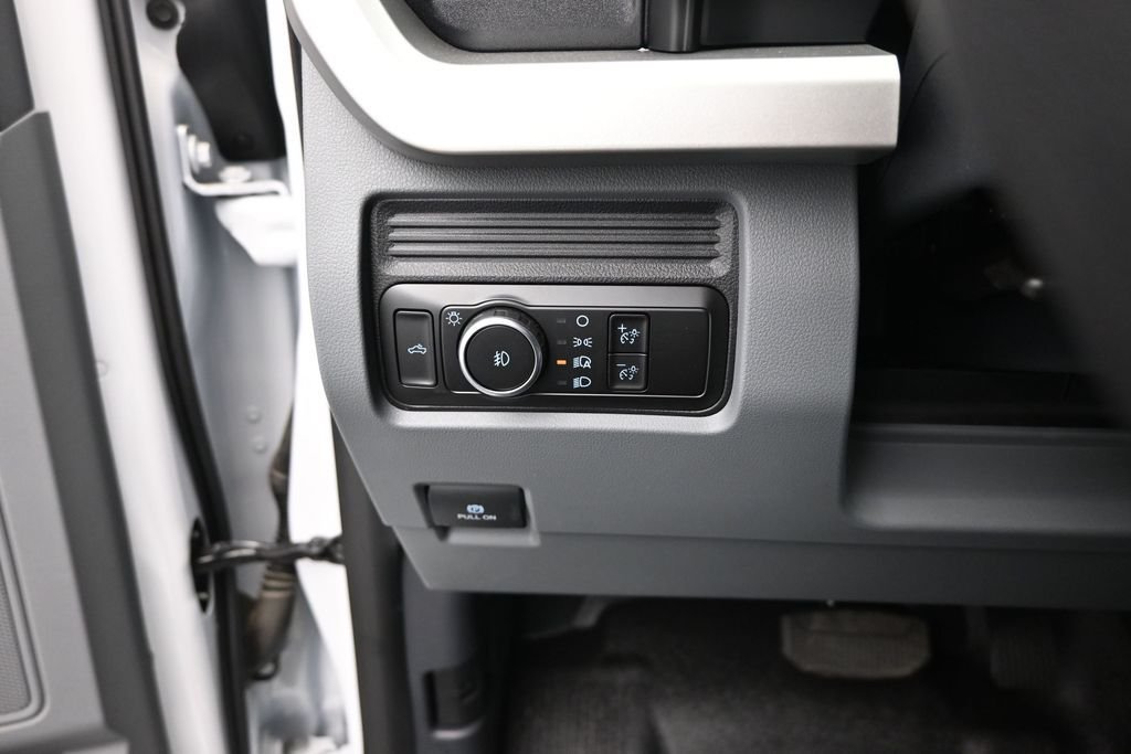 New 2025 Oxford White Ford XL image 11