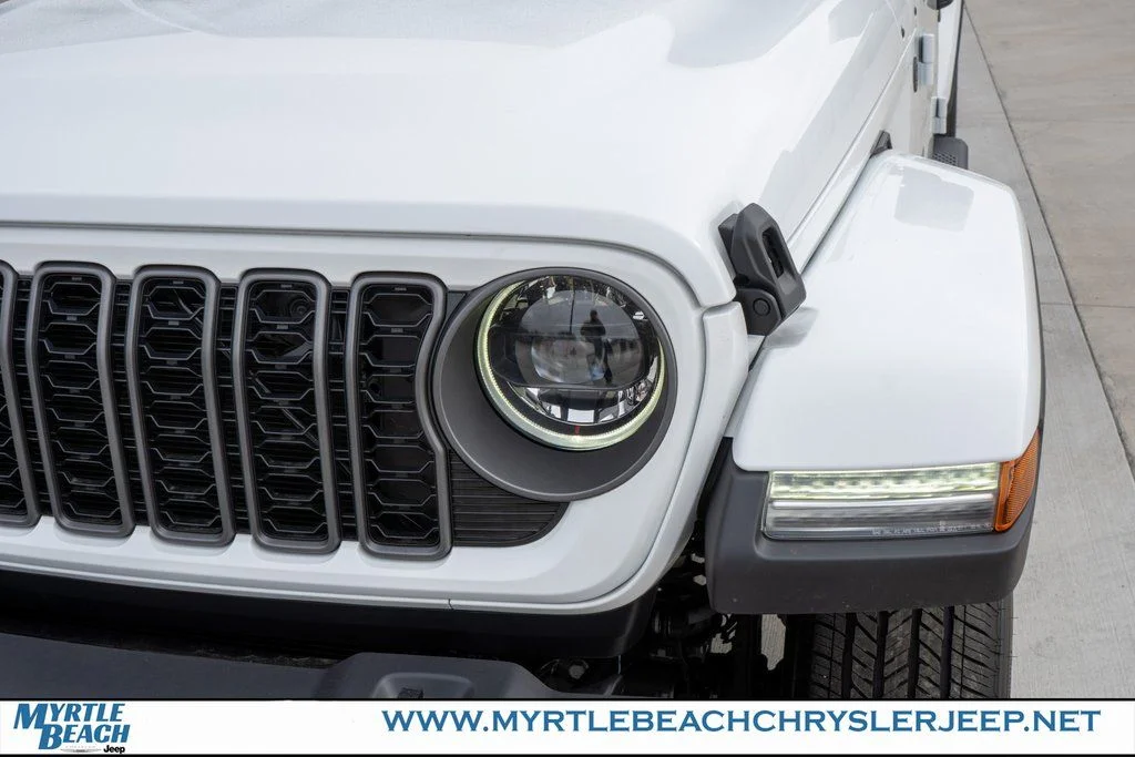 New 2026 Bright White Clear-Coat Exterior Paint Jeep Sport S image 10