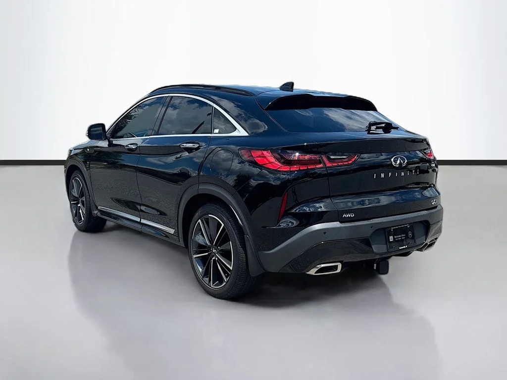 Used 2023 Black Obsidian INFINITI ESSENTIAL image 5