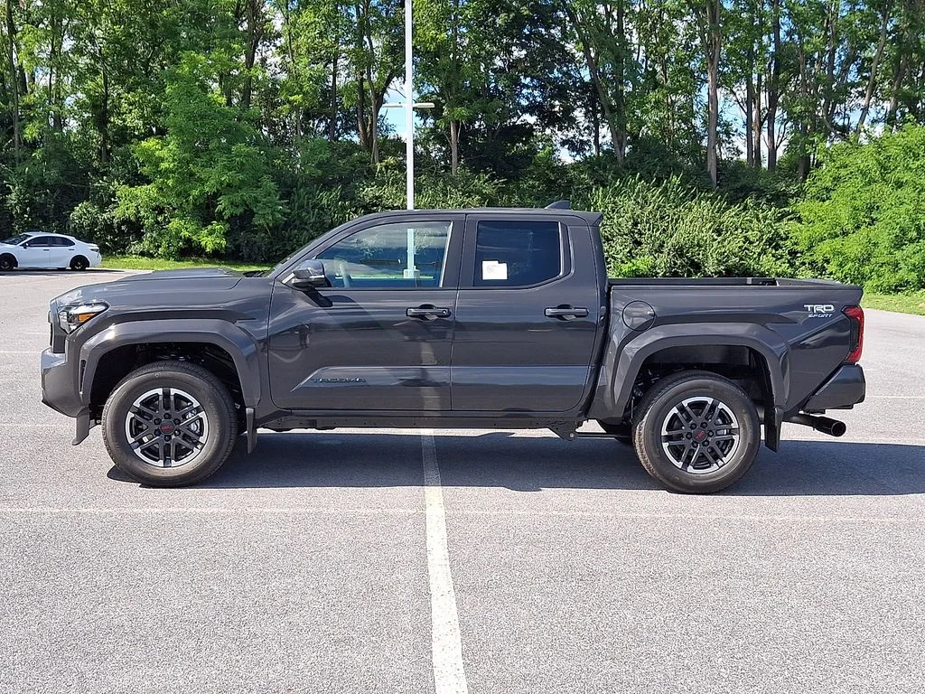 2026 Toyota Tacoma TRD Sport - Photo 9