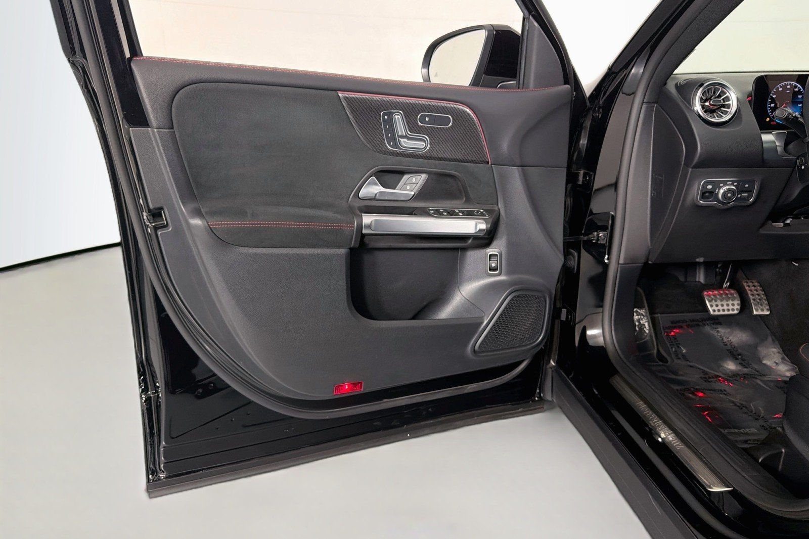 Used 2023 Night Black Mercedes-Benz 250 image 20