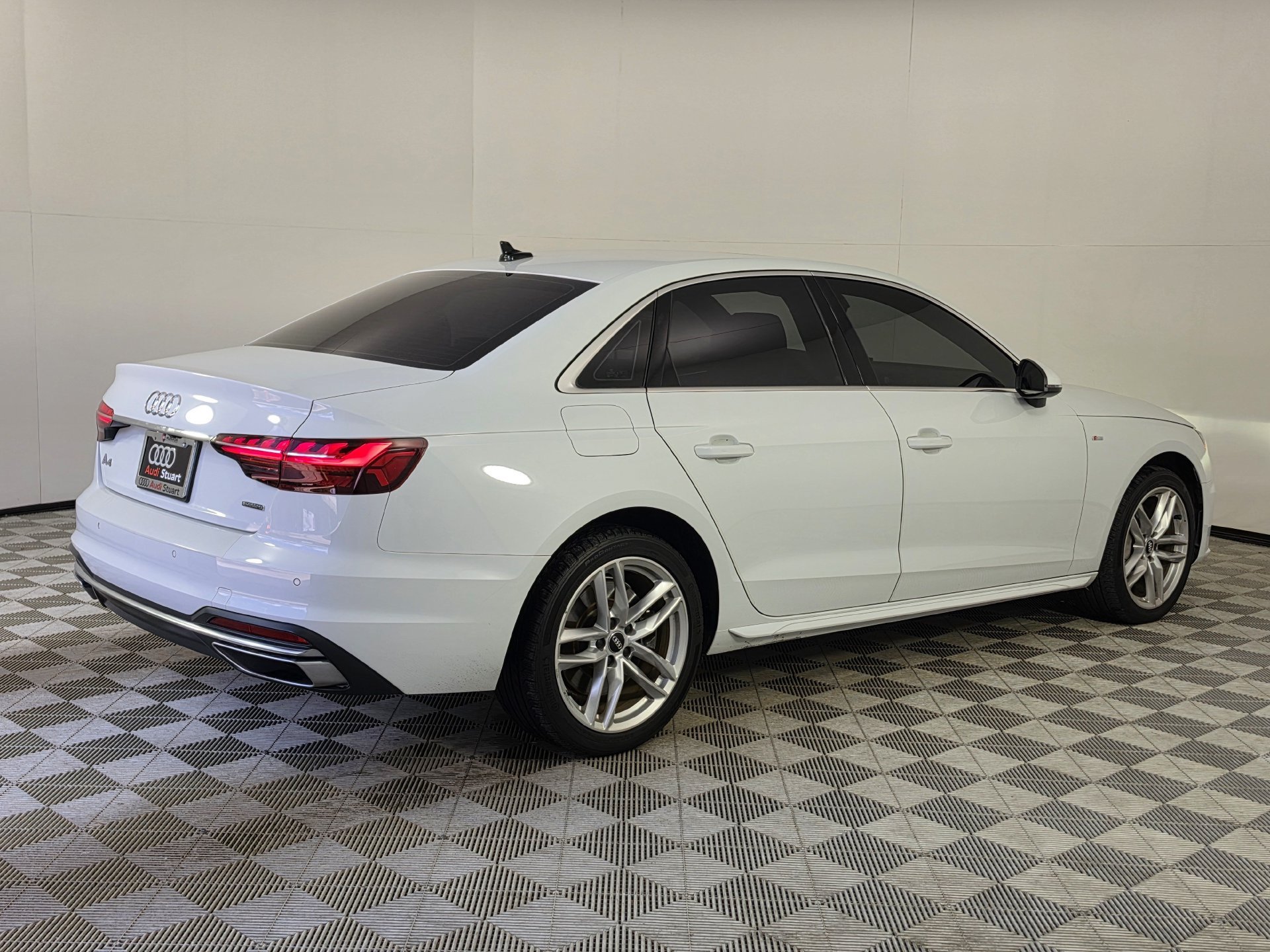 Used 2021 White Audi 45 S line Premium image 9