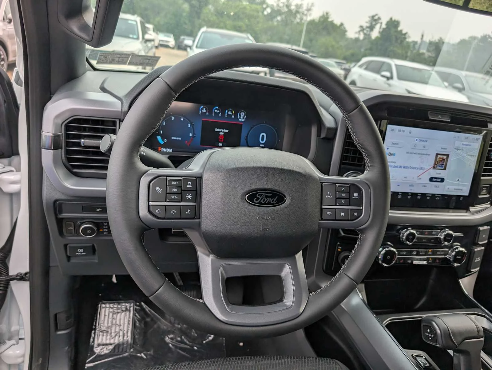 New 2026 Oxford White Ford XLT image 30