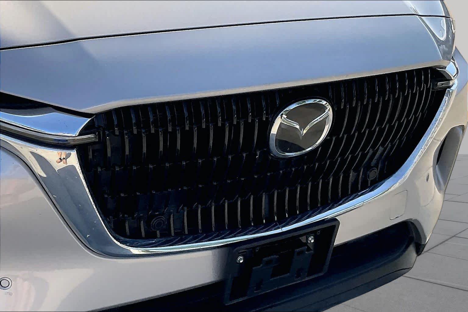 Used 2025 Platinum Quartz Mazda Preferred Package image 29