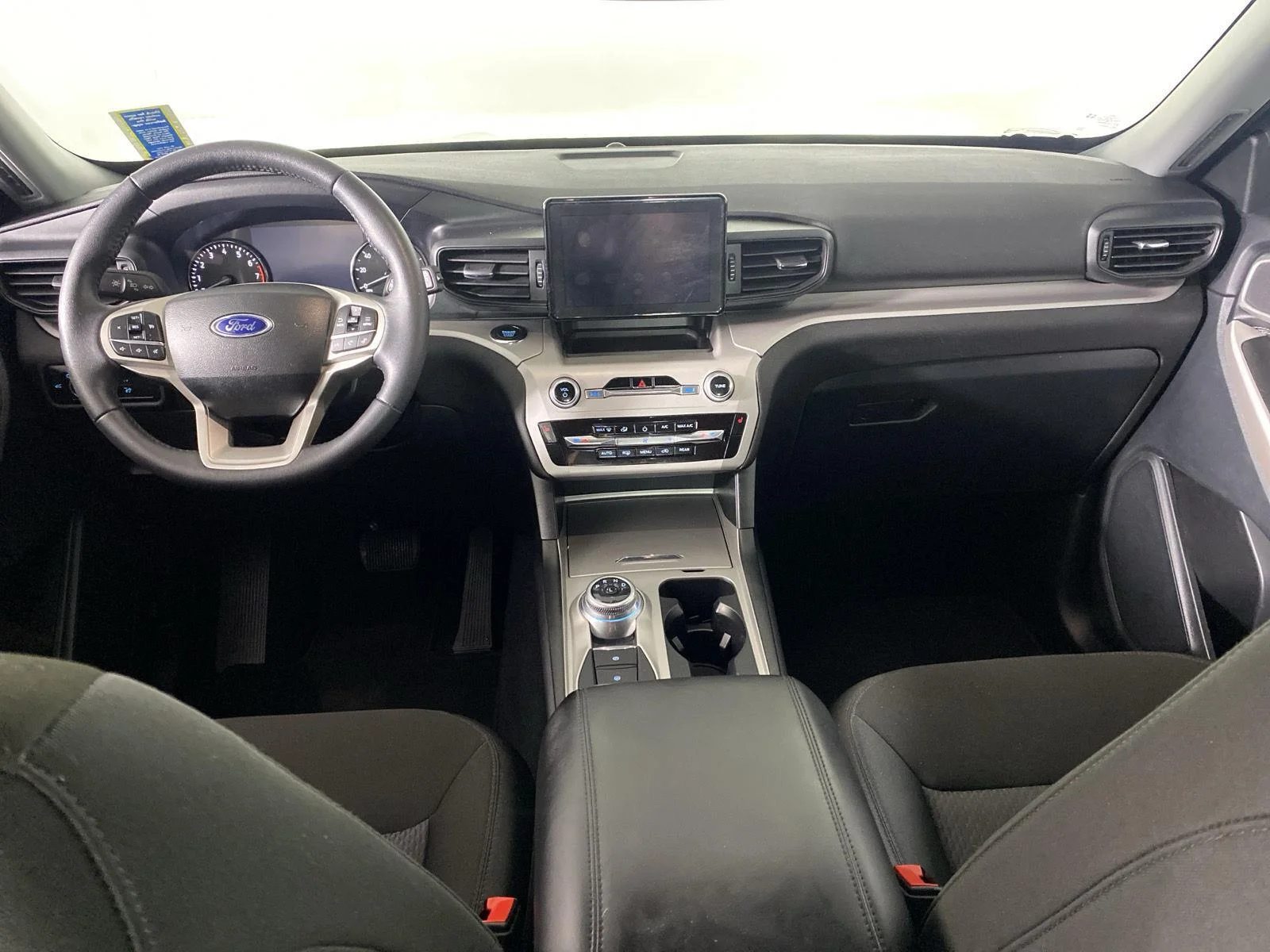 Used 2024 Star White Metallic Tri-Coat Ford XLT image 24