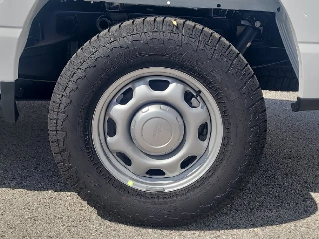 New 2026 Oxford White Ford XL image 8