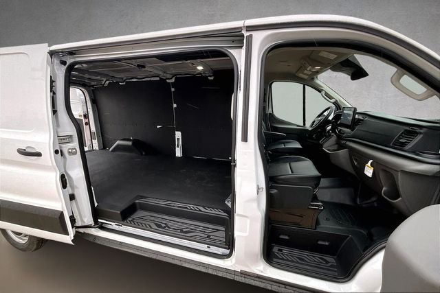 New 2026 Oxford White Ford Base image 10