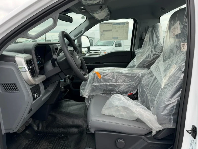 New 2026 Oxford White Ford XL 4WD Reg Cab 145" WB 60" CA image 4