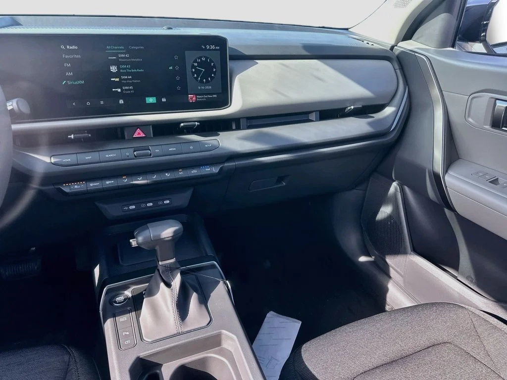 New 2027 Ivory Silver Kia S image 21