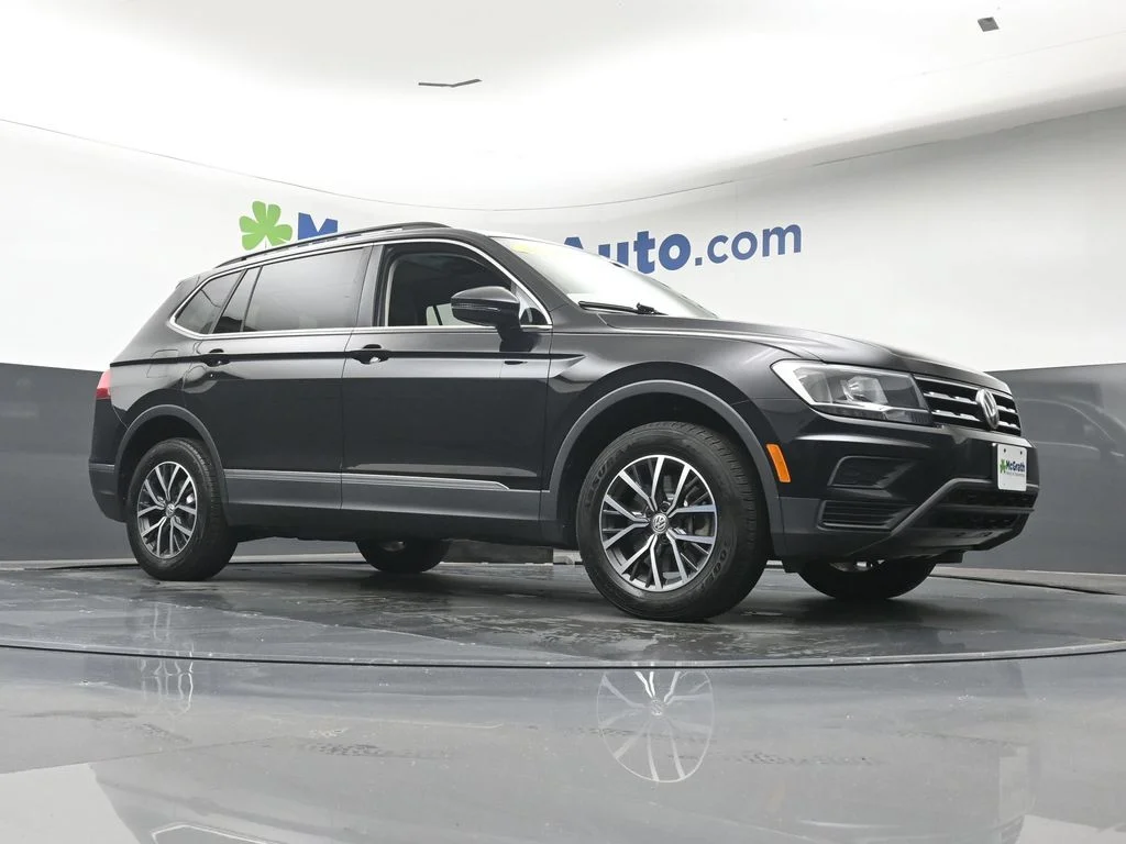 Used 2020 Black Volkswagen 2.0T SE image 26