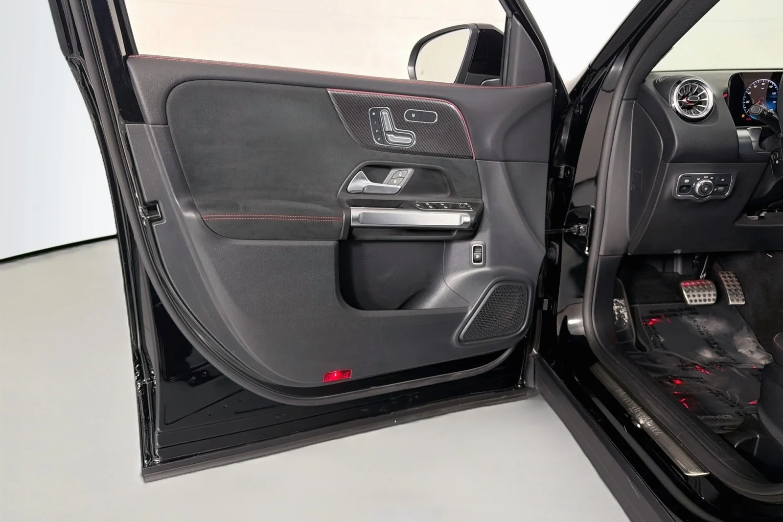 Used 2023 Night Black Mercedes-Benz 250 image 21