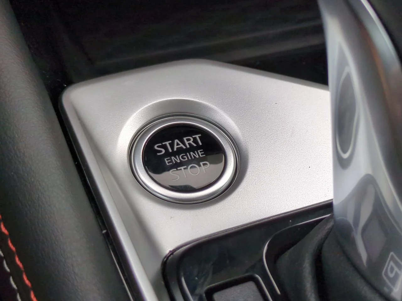 New 2025 Pearl White TriCoat Nissan SR image 29