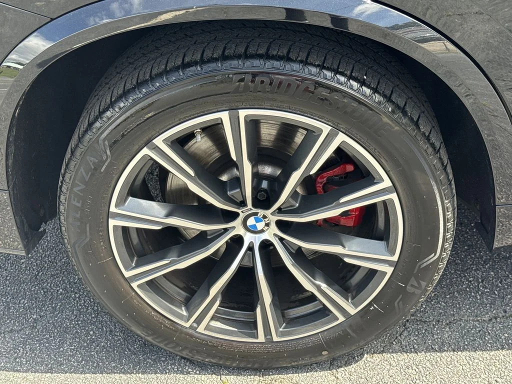 Used 2021 Black BMW M50i image 17