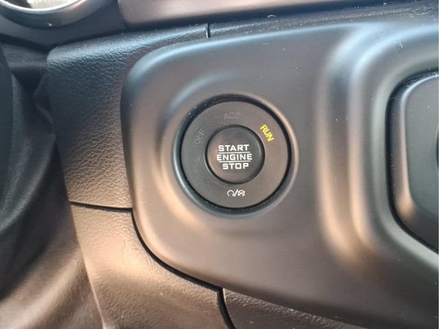 Used 2018 Red Jeep Sport S 4x4 image 12