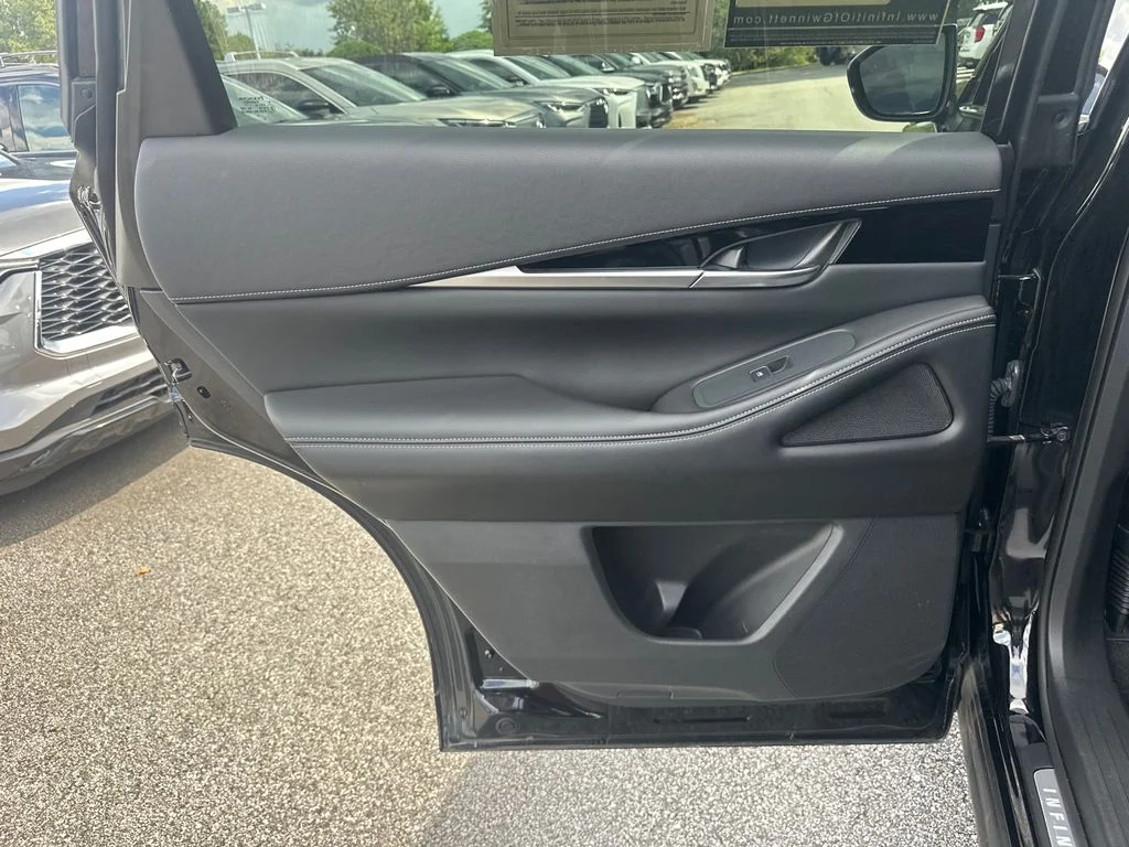 Used 2024 Black INFINITI PURE image 18