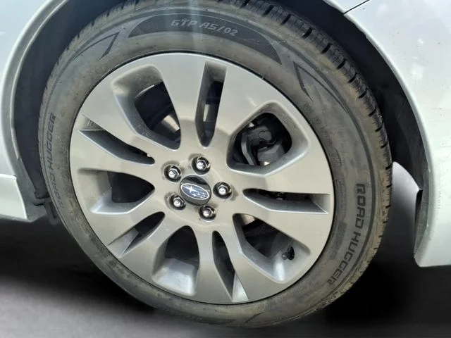 Used 2015 Silver Subaru 2.0i Sport Premium image 6
