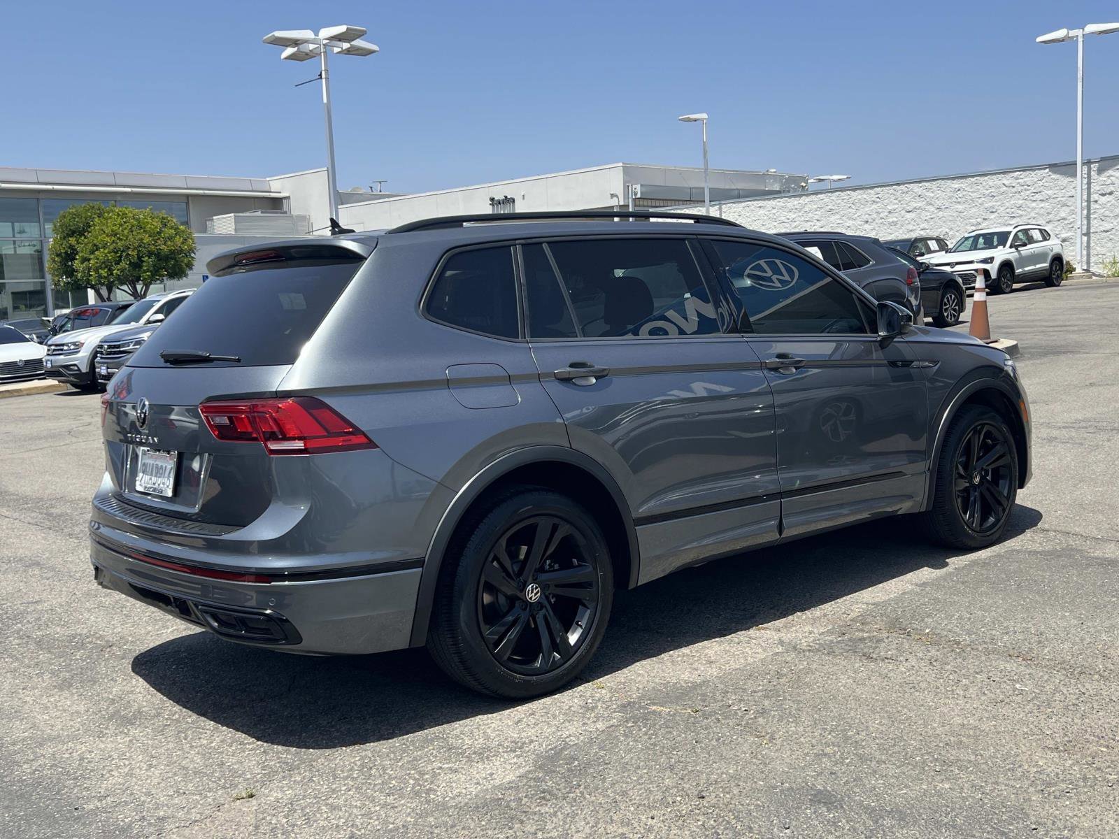 Certified Used 2023 Platinum Gray Metallic Volkswagen SE R-Line Black image 27