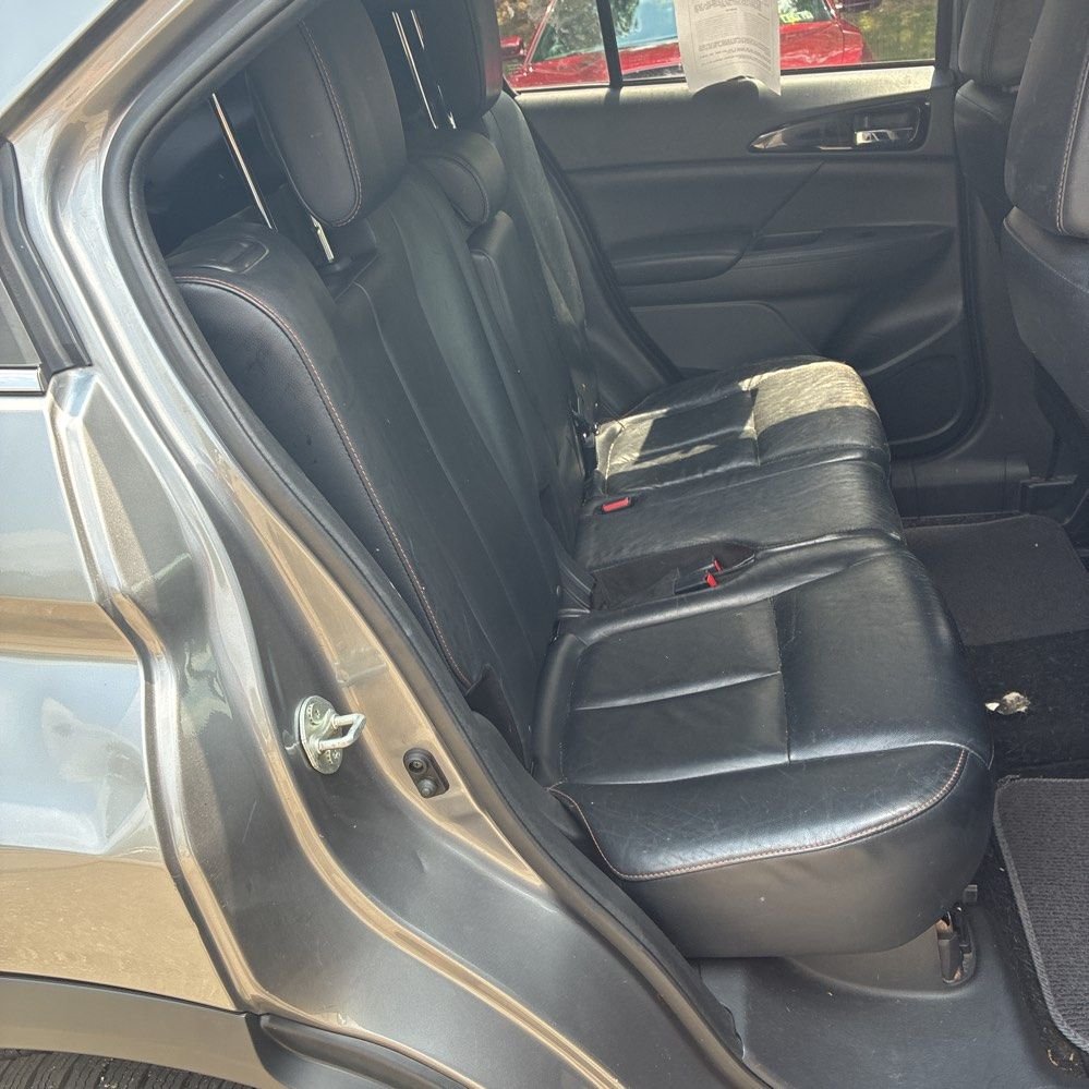 Used 2019 Gray Mitsubishi SEL image 7